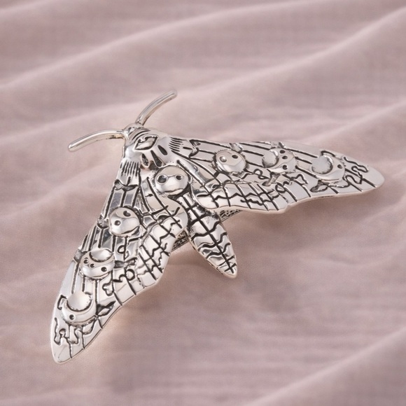 Gothic Silver Moth Hair Pin main image 12